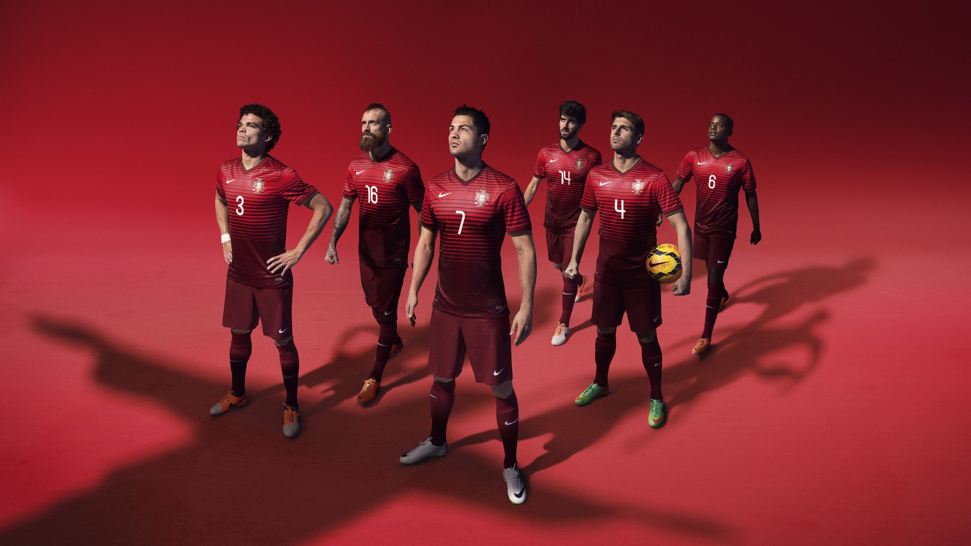 中国足球职业联赛优化球队临场指挥沟通工具，足球队伍比赛