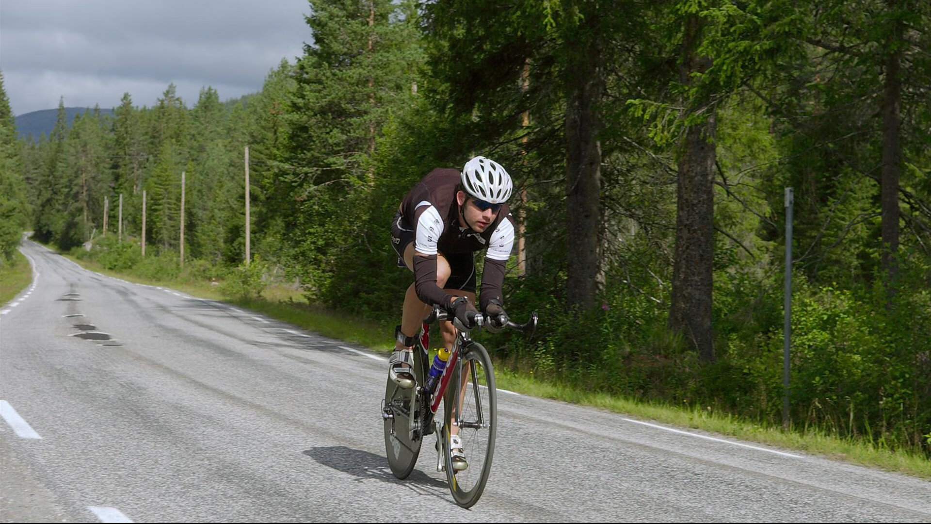 德甲比赛激情四溢：攻守激烈，精彩不断！，德甲视频集锦